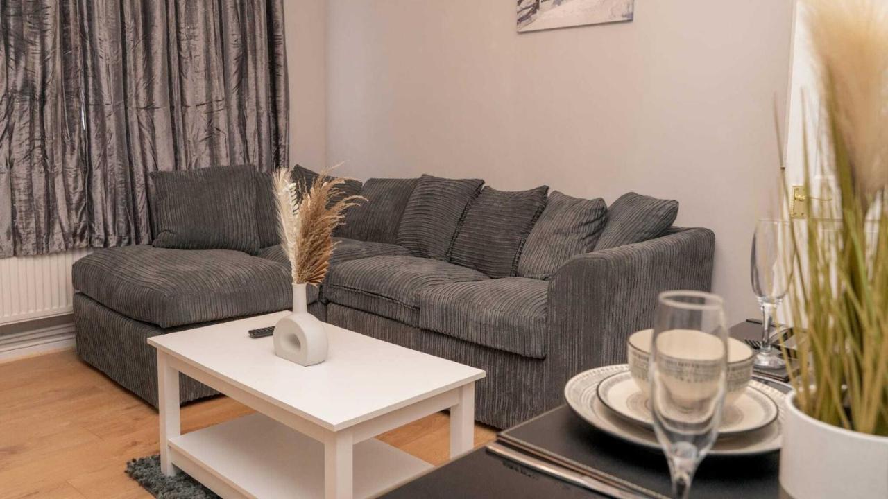 Cosy 2 Bedroom Home In Coventry Exterior photo